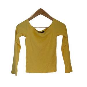 En gul somrig tröja 💛