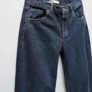 Zara jeans - Slutsålda zara midrise jeans💗 Storlek 36 men avklippta så att de passar mig som är 167/168 cm. Kunden står för frakt 📦 🤗
