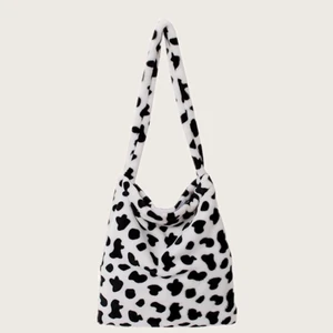 Väska - Snygh väska säljer för att jag råkade beställa hem 2 