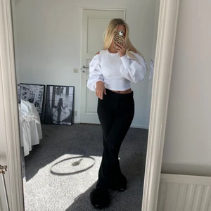 Fin blus - Jättefin tröja/blus med stora ärmar. Aldrig använd då jag inte tycker det är min stil