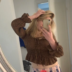 Fin blus! - Aldrig använd då jag inte känner nån användning av den. Så helt ny💥😍