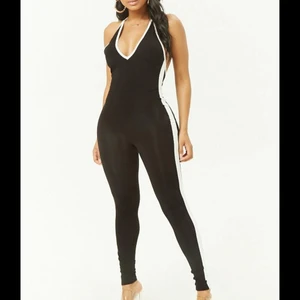 Retro jumpsuit - Retro -style jumpsuit. Första bild är svart, men jumpsuiten är bright blå med "baddräktmaterial" (2a bild). Skitgrymt! 
