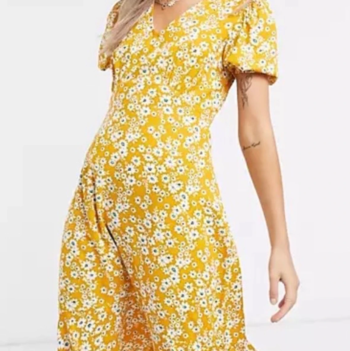 Gulblommig sommarklännning stl:38