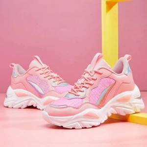 Chunky skor - Väldigt bekväm chunky skor i storlek 41 men sitter mer som en 40:a. De är helt nya och endast provade. Samfraktar gärna #chunky #skor #pinkshoes