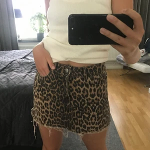 Jeans kjol - Super gullig leopard kjol❤️