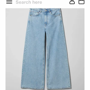 Wide jeans Ace - Wide jeans från Weekday i modellen Ace. Färgen summer blue. Str W26,L32