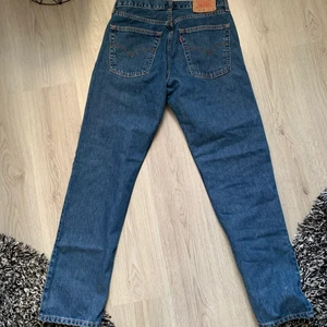 Levi’s 521 Straight Leg - W34 men passar W32, 8/10 skick