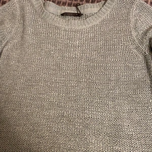 Only tröja - En grön tröja från glad rags, märke only. Storlek S men passar någon som har xs. Nypris 250 kr