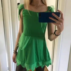 Halloween kostym - Säljer denna super söta tingeling liknade halloween kostymen! Aldrig använd! Storlek S!