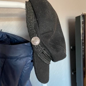 Keps - Säljer en keps ifrån madlady i storlek onesize, aldrig använd. 