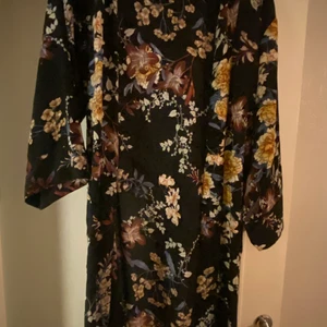 Kimono - Blommig kimono 