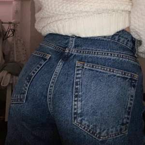 Jeans från vero Moda low waist i strl 36