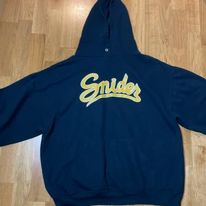 Vintage hoodie  - Vintage snider hoodie. Tröjan är i perfekt vintage skick 🤩. Kolla gärna min profil för fler annonser 🙌🏻