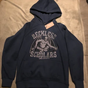 Reckless scholars hoodie - Helt ny hoodie från Reckless scholars i storlek L