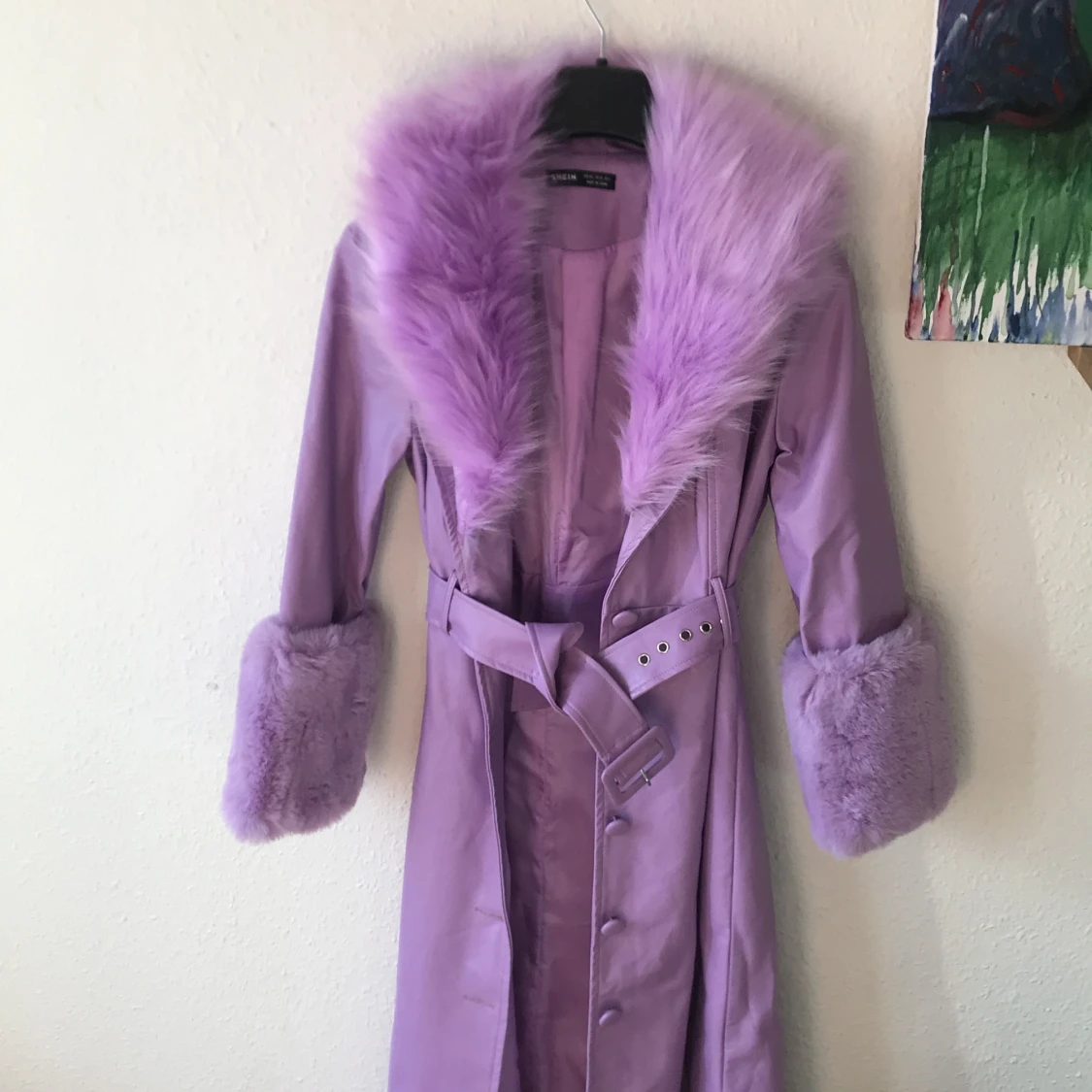 lila faux fur jacka från shein (sakks pott) - 90
