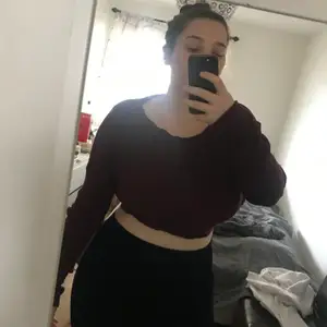 burgundy/ red sweater crop top with tied back 