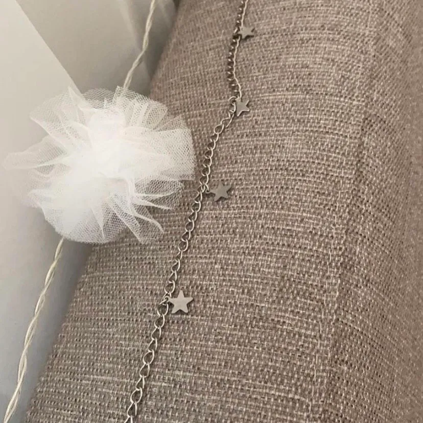 Stjärnhalsband med 7 berlocker! Köp hela setet för endast 189kr⭐️ Halsband: 79kr Armband: 69kr Örhängen:49kr Det går alltid att göra småjusteringar på smyckena eftersom jag gör de själv så det är bara att säga till så fixar jag det⭐️. Asusteet.