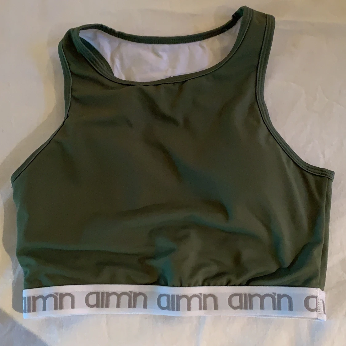Grön croppad träningströja från Aimn