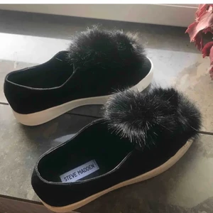 skor - Skor från STEVE MADDEN helt oanvända  köpte för ungefär 1000kr 