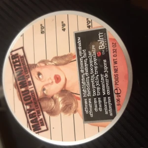 The balm - En helt ny the balm highlight. Bara testat 1 gång men säljer på grund av att jag redan har en.