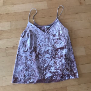 Cubus top  - Säljer denna för att den inte är min stil och passa tyvärr inte😅 knappt använd och i bra sick❤️