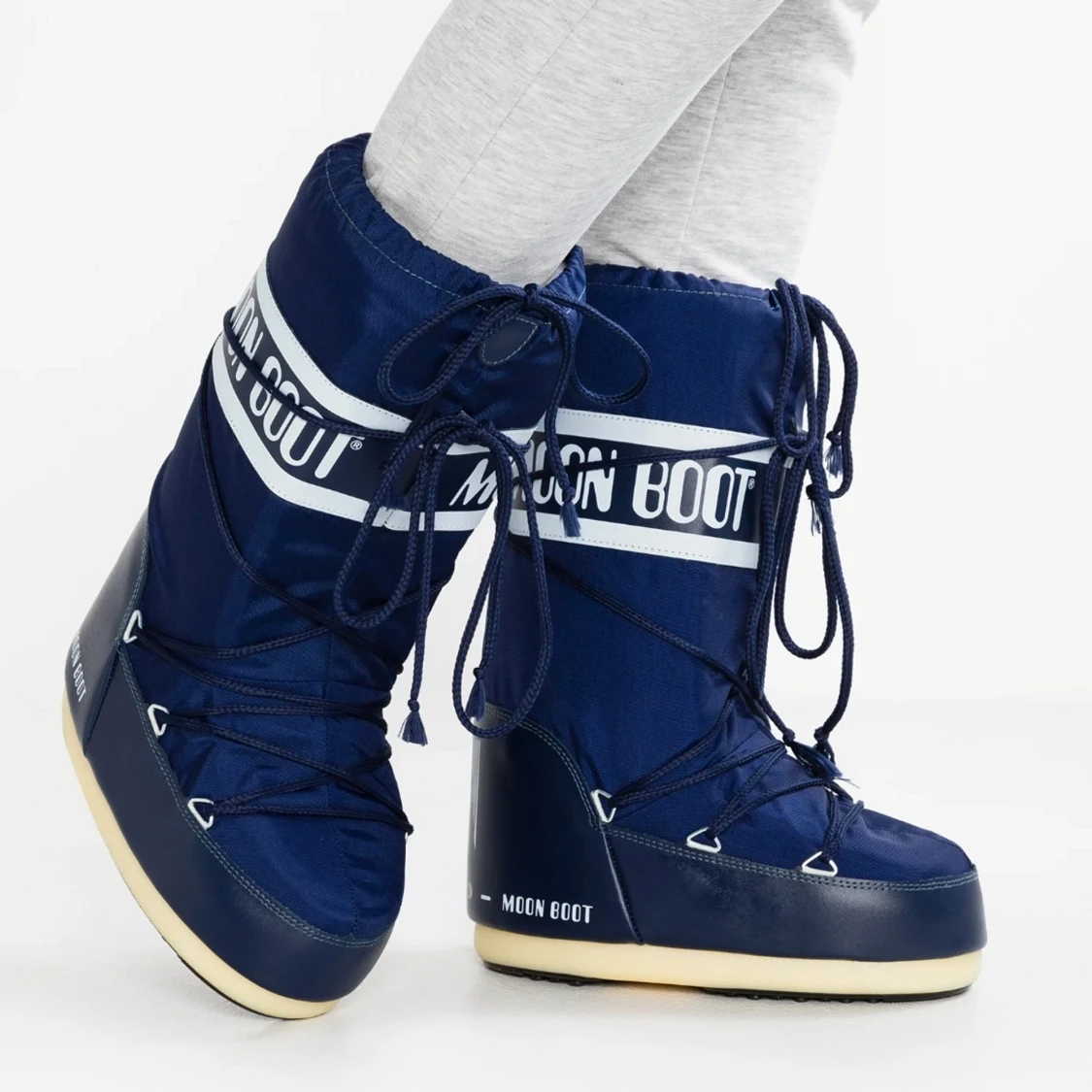 Moon boots
