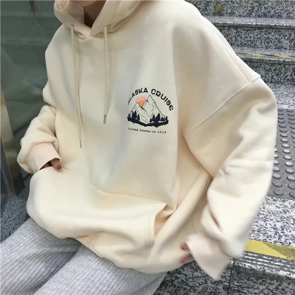 Beige Hoodie med Tryck - 90