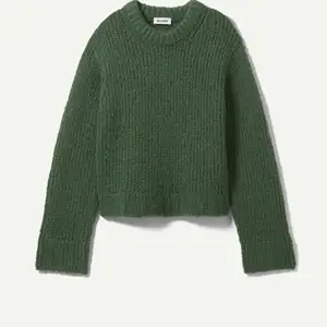 Grön stickad tröja från weekday, endast använd ett fåtal gånger så i princip i nyskick. Köpt för 500kr. 