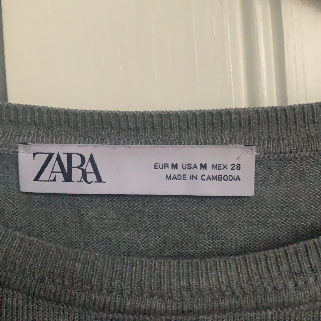 Trendig Zara tröja  - 91