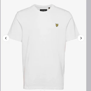 Lyle&Scott t-shirt - Vit t-shirt från Lyle&Scott junior💕