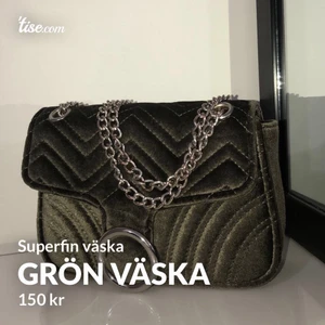 Grön väska  - Superfin grön väska i okej skick!! 💗