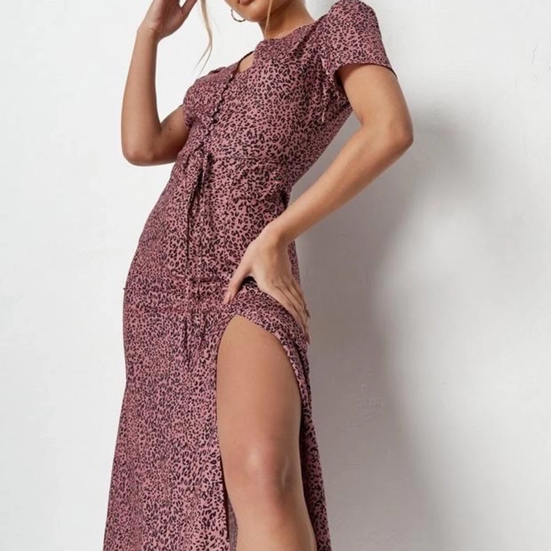 Missguided rosa leopardmönstrad klänning