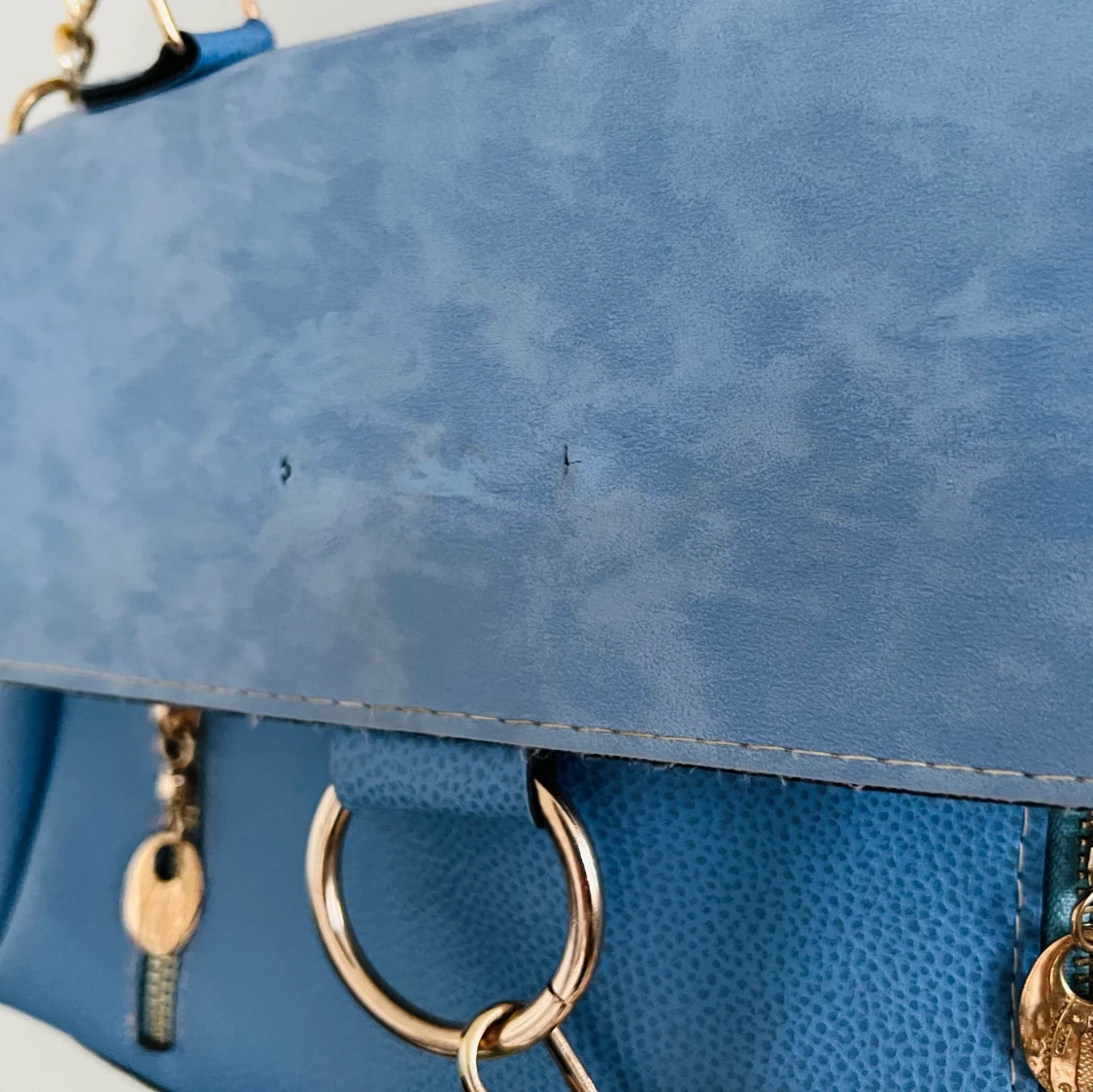 Blå väska - faux leather/suade  - 90