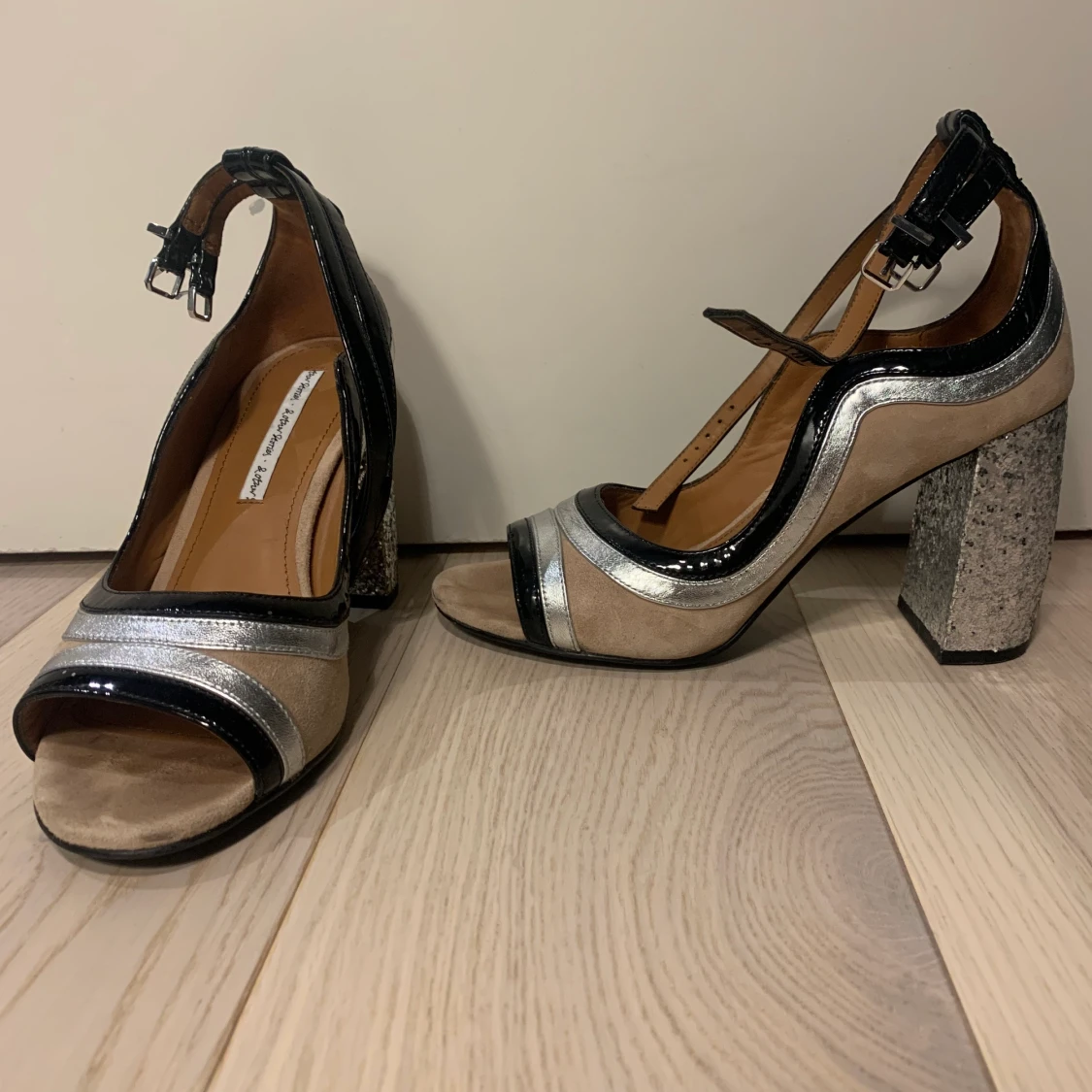 Högklackade skor från & Other Stories  - 91