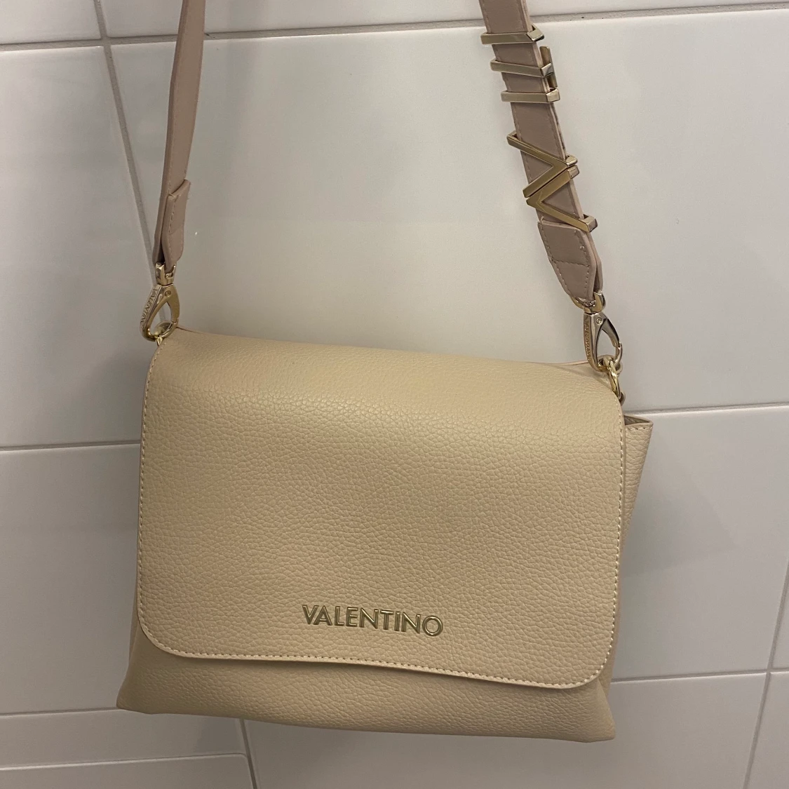 Underbar Valentino väska - 91