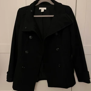 Kappa - Säljer denna super fina kappan för 200kr i storlek 36!🖤🖤