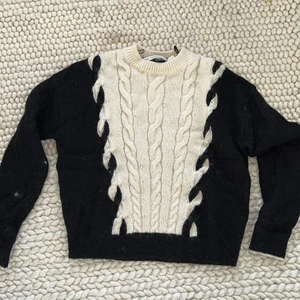 Kofta från & other stories - Skön och varm kofta i stl S