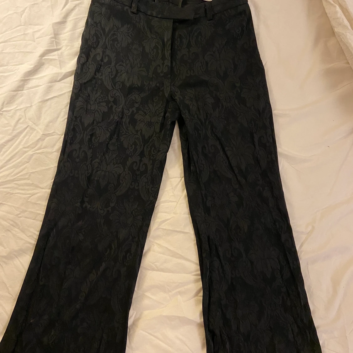 Svarta kostymbyxor  - 90