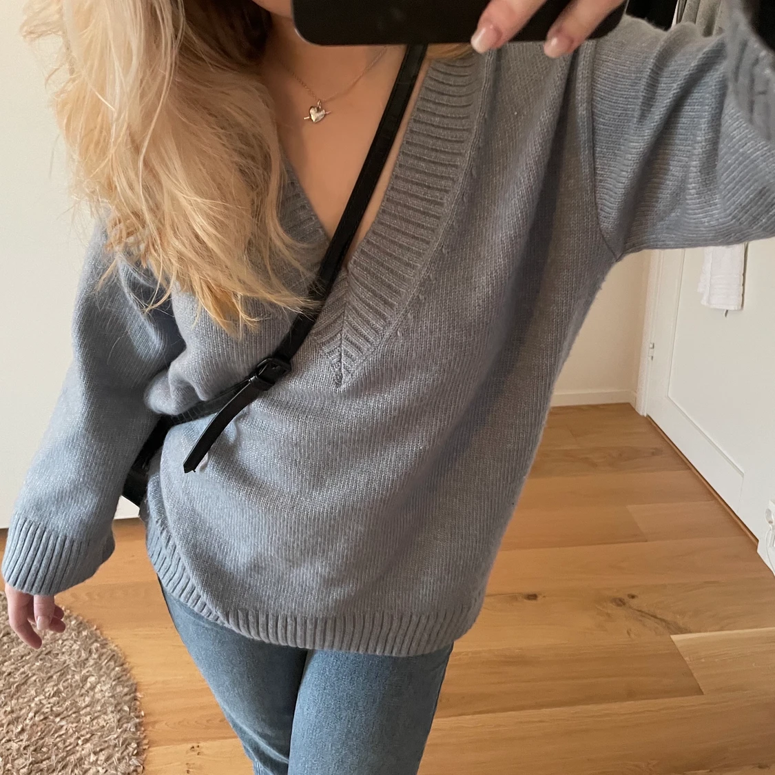 Stickad blå tröja - 91