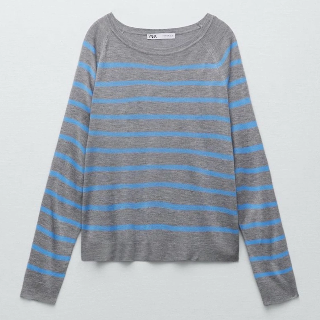 Populär zara randiga tröja i storlek S.