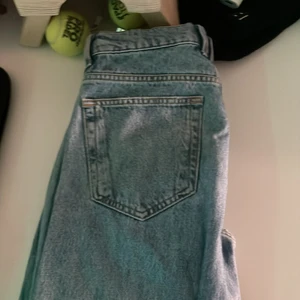 Pull&bear storlek 36/32 - Alldeles för långa för mig så säljer de, använda 1 gång då jag provade byxorna.
