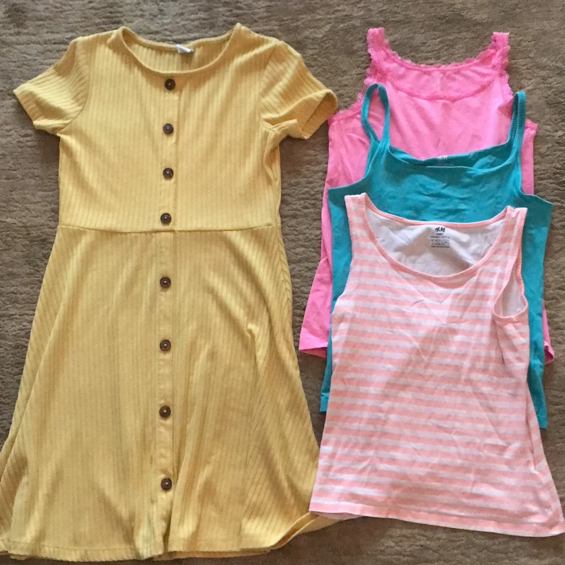 Kit med barnkläder storlek 146-152