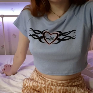 Babyblå topp  - Sjukt fin topp. Plagget har inte använts någon gång så den är så gott som ny! Kan skicka med posten oxå. Skriv för veta mer ♡ den är fortfarande kvar (5 juni)