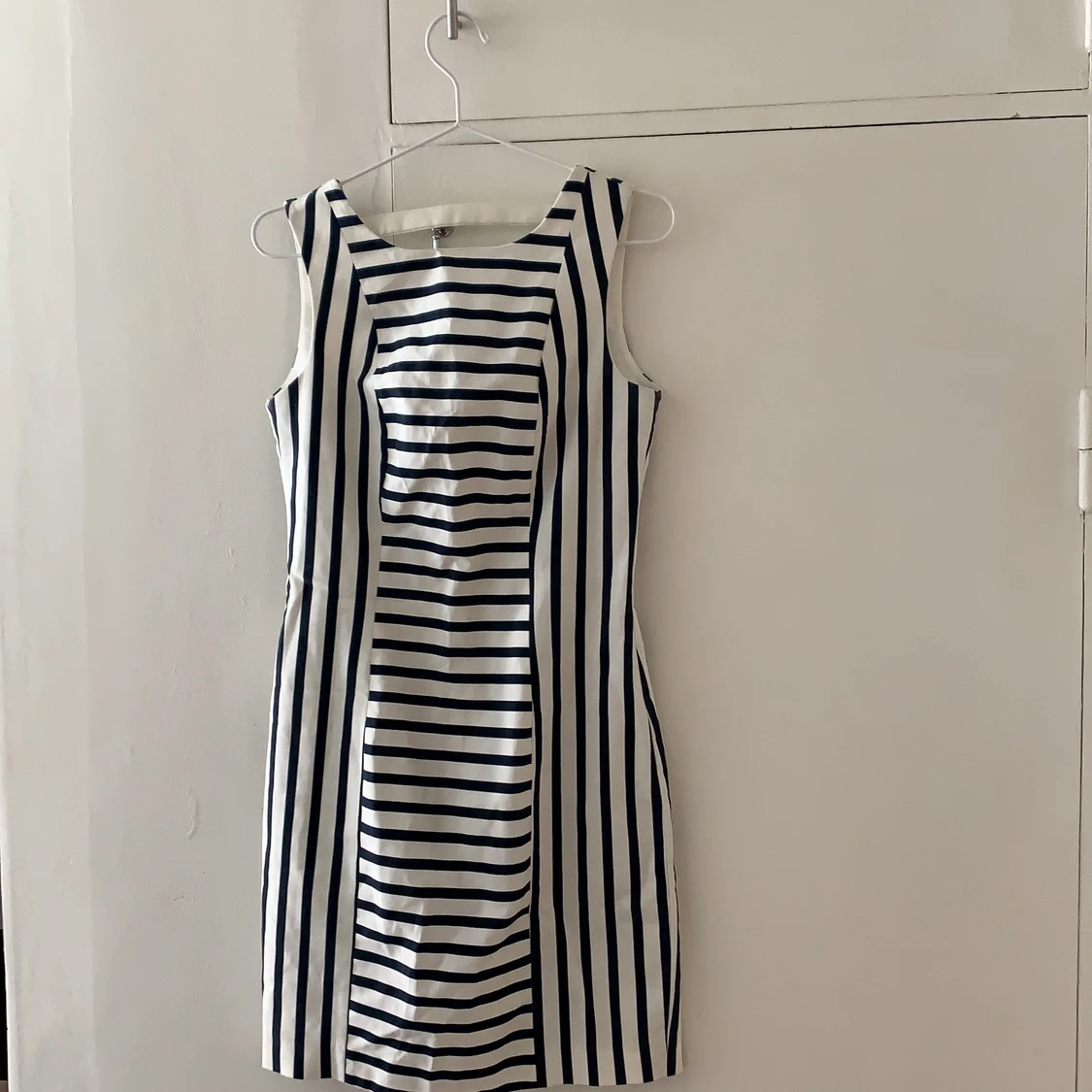 Randig tight klänning