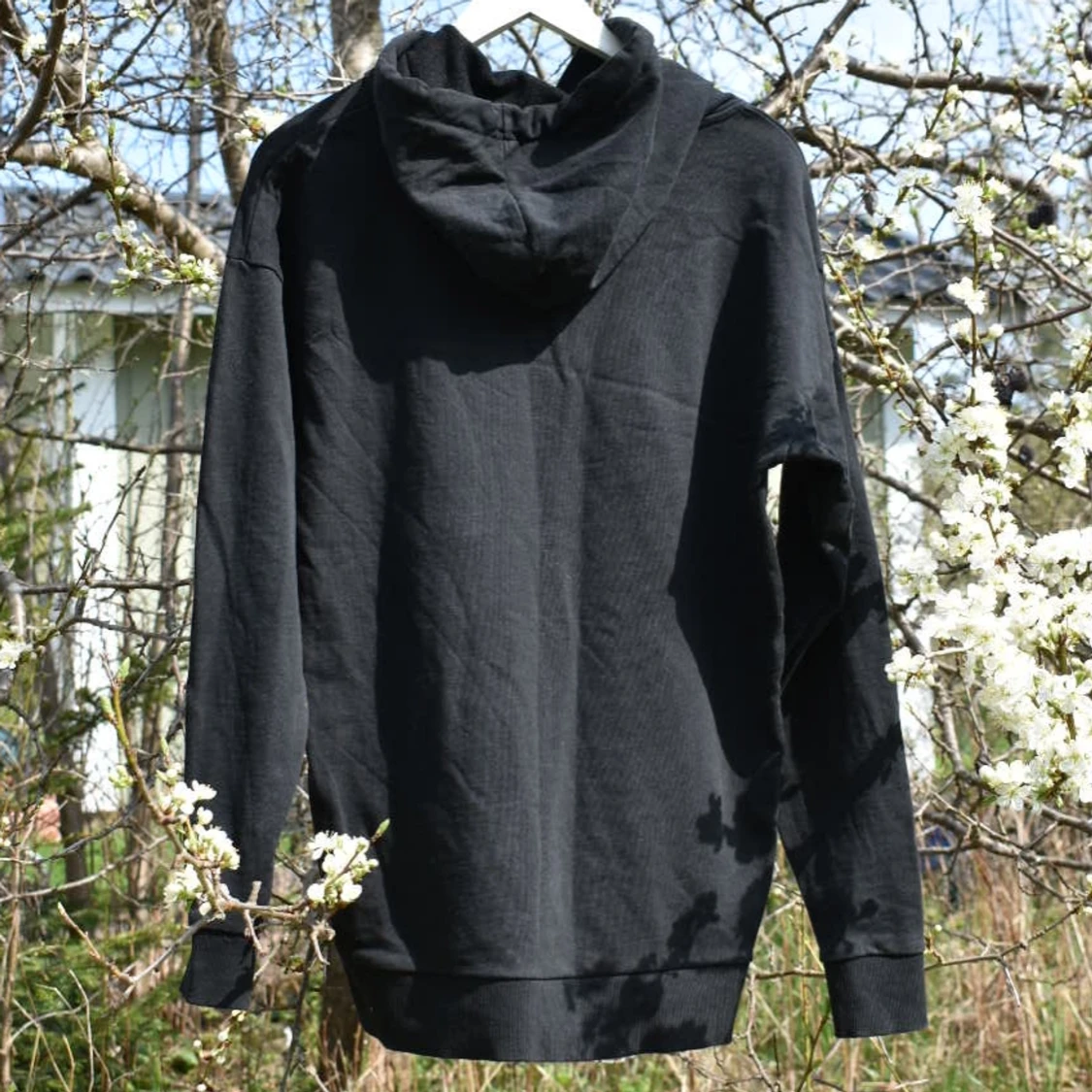 Svart hoodie - 90