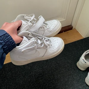 Nike skor  - Fina nikeskor i storlek 37,5. Säljer för 200kr + frakt 