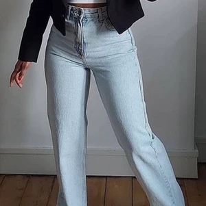 Otroligt snygga jeans  - Köparen står för frakt. Budgivning om flera intresserade. Helt nya 