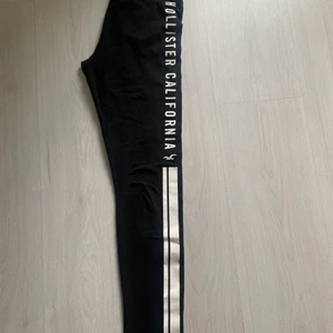 Mysbyxor från hollister  - Svarta Mysbyxor från hollister