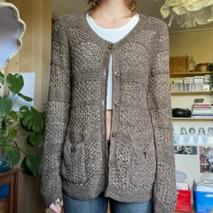 Brun kofta - Så mysig brun kofta som tyvärr aldrig kommer till användning. 🦋🐛 frakt tillkommer