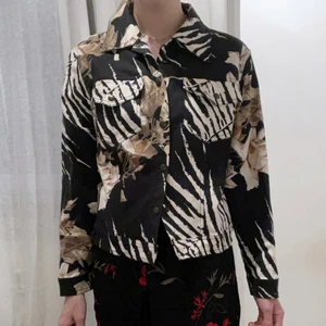 Italiens mönstrad jeansjacka - Storlek M